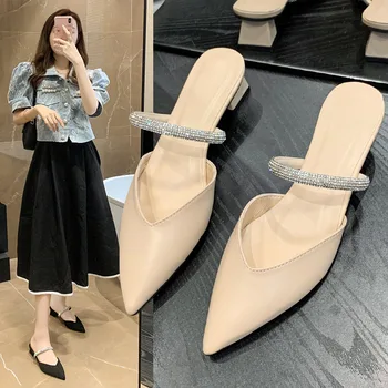 2023 Moda De Salto Alto Mulas Mulheres Flip-Flops Fechado Moderno Slides Sapatos De Verão As Mulheres Sandálias De Dedo Apontado Cristal Chinelos De Quarto